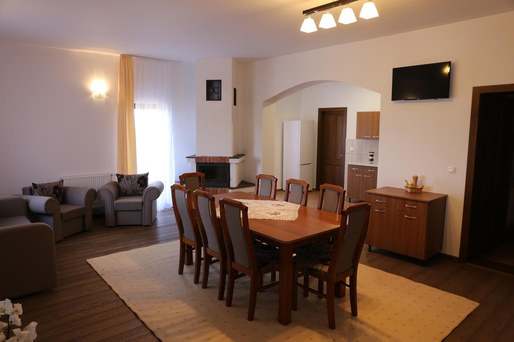 Ezuestfenyo Agroturisztikai Panzio Hotel Borzont Ngoại thất bức ảnh