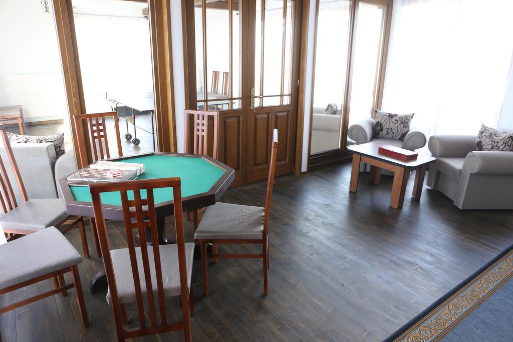 Ezuestfenyo Agroturisztikai Panzio Hotel Borzont Ngoại thất bức ảnh